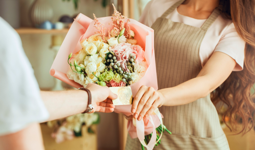 Professional Secrets: How Florists Keep Flowers Fresh in the Cold